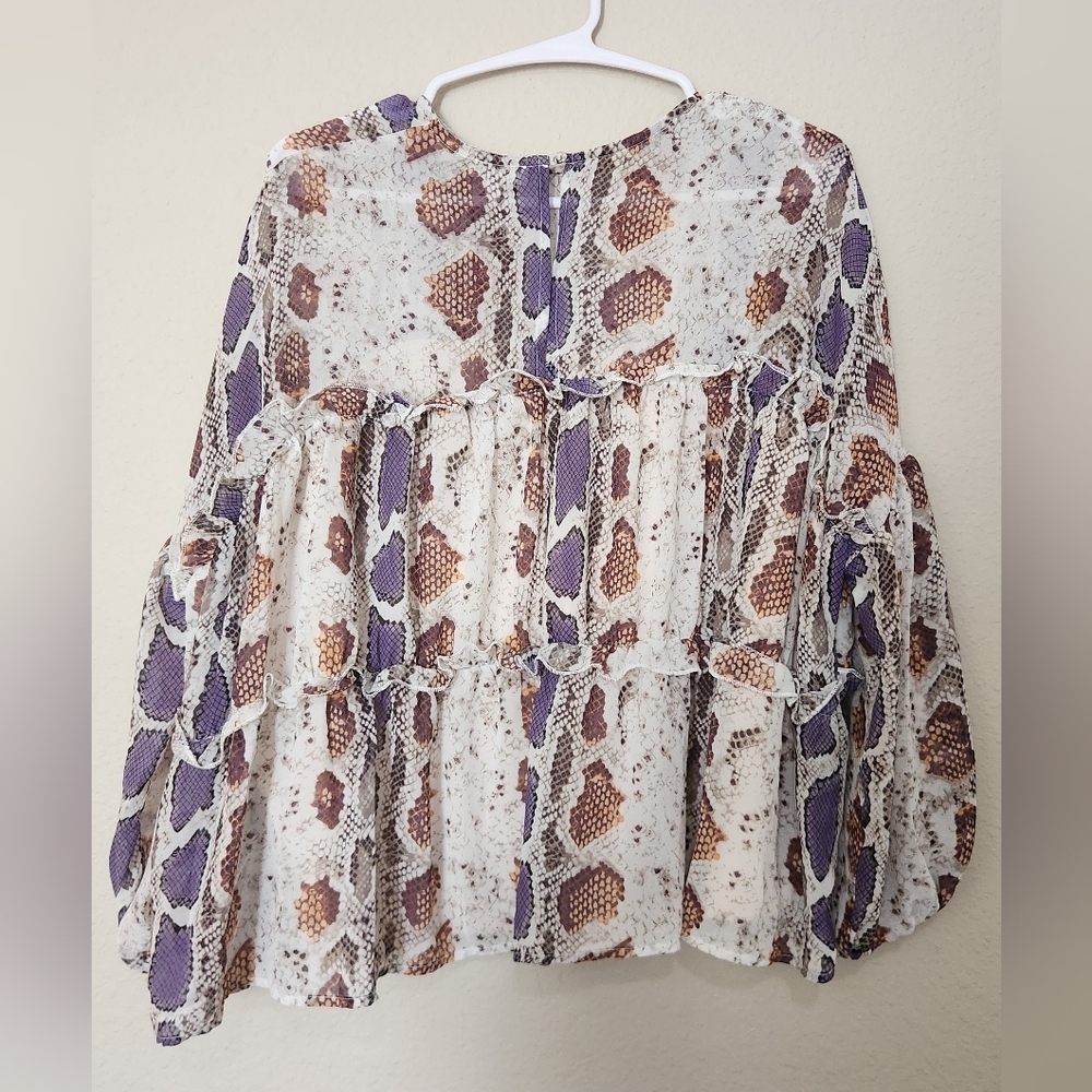 TCEC Snake Print Ruffle Top Size Small - Picture 4 of 11